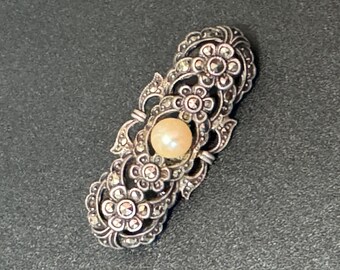 marcasite silver brooch:   faux pearl Antique white metal not hallmarked