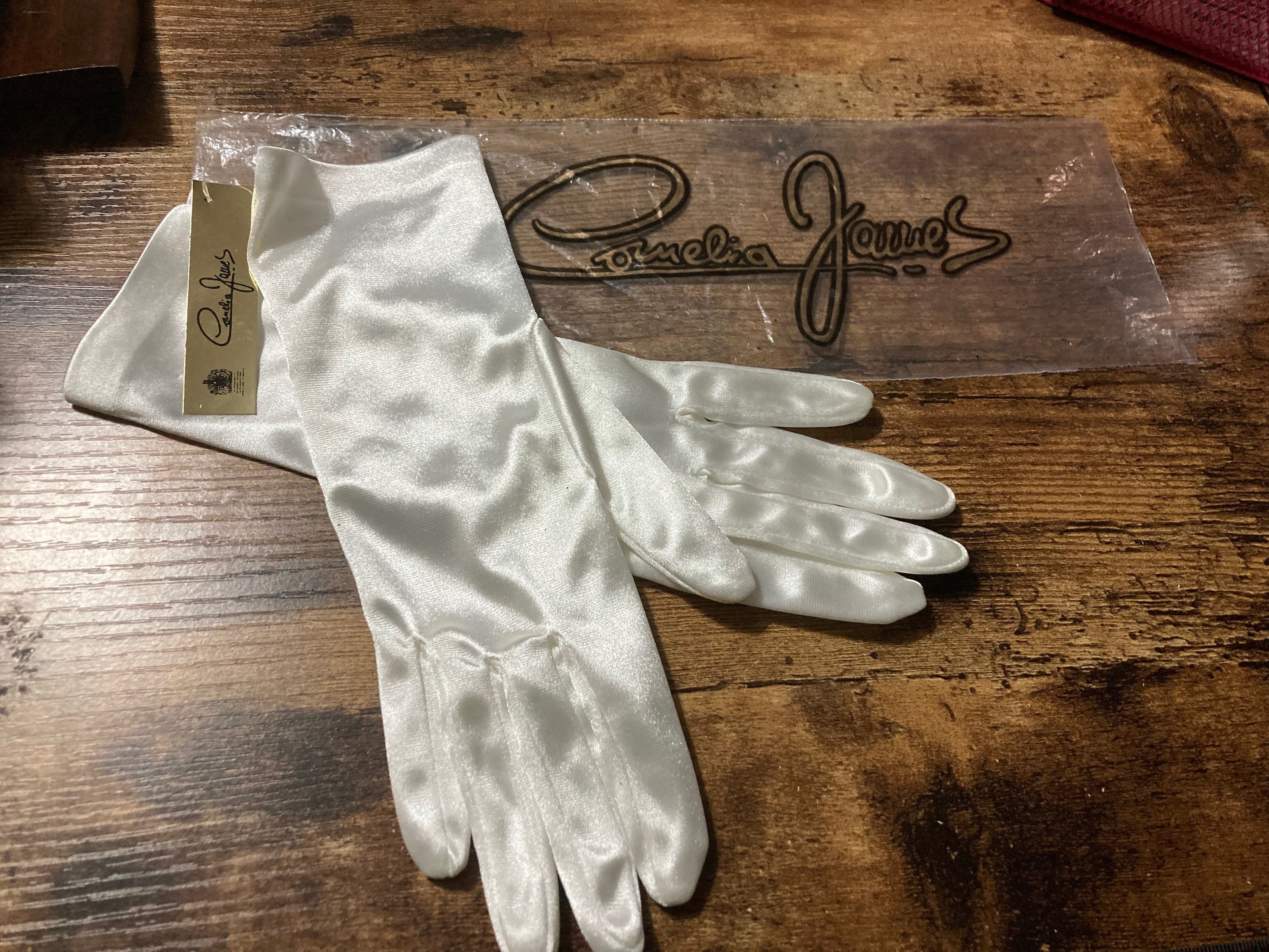 One Size Stretchy Signed Cornelia James True Vintage 23cm Short