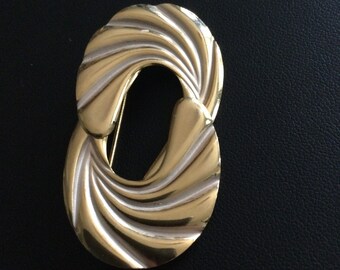 vintage gold & white silver tone enamel abstract swirl brooch