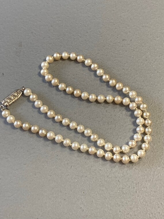Modernist Cream Knotted Glass Pearl 