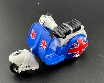 Decoración novedosa para tarta de cumpleaños con forma de moto scooter azul brillante, diseño de Union Jack (Reino Unido)