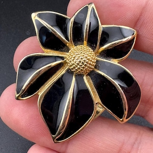 Vintage Floral Scarf Ring: Black Enamel Gold Tone Clip