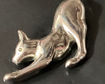 Vintage silver tone stylish cat brooch