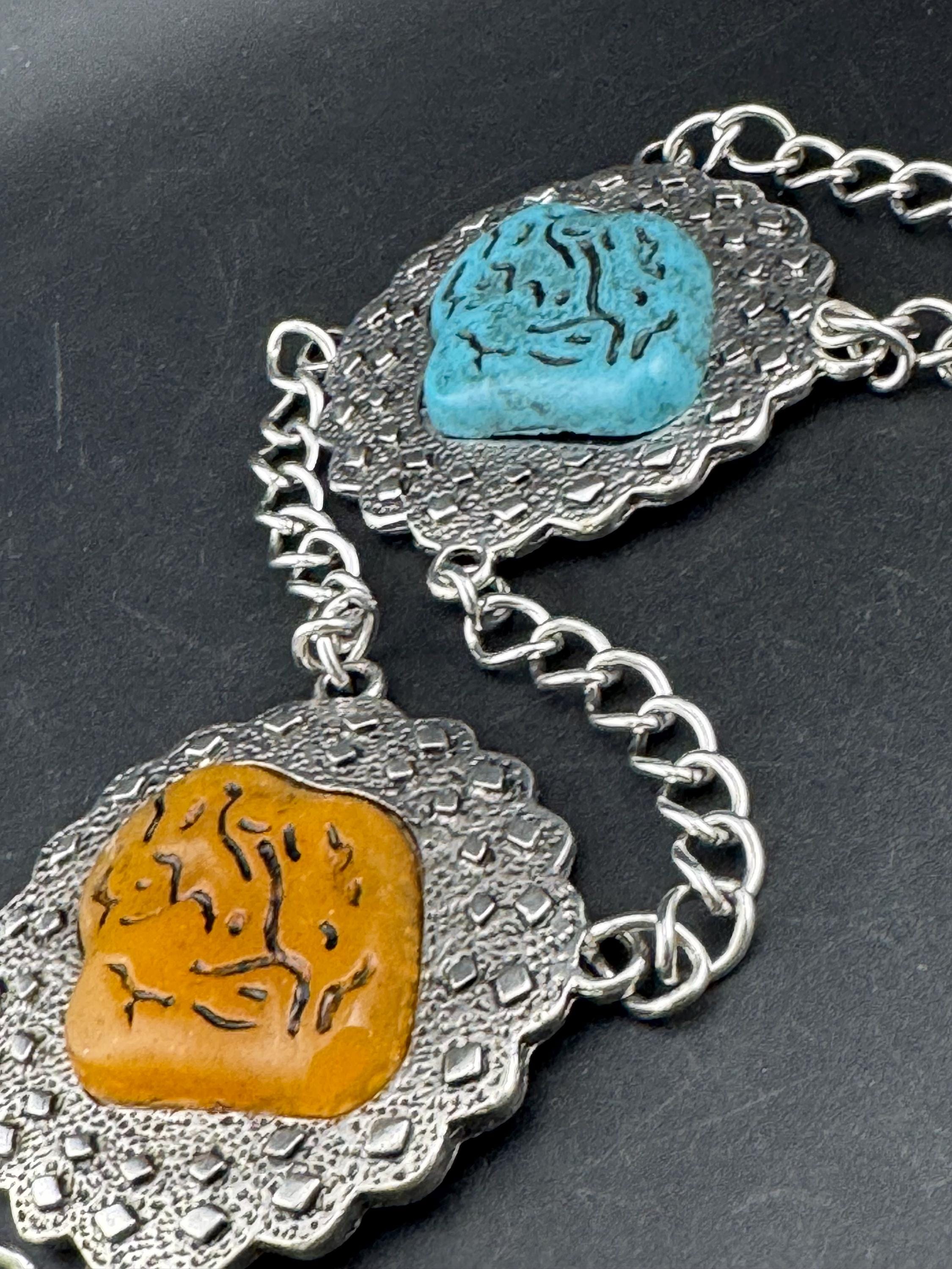 Vintage Southwestern Silver-Tone Turquoise Cabochon Chain Belt | Boho 70s Style Turquoise Concho Chain Belt for Western Cowgirls main image 2