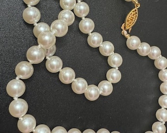 Vintage glass pearl necklace,  individually knotted beads 47cm gold tone