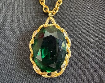 Emerald Glass Pendant Necklace: Vintage Brutalist Style (gold Tone