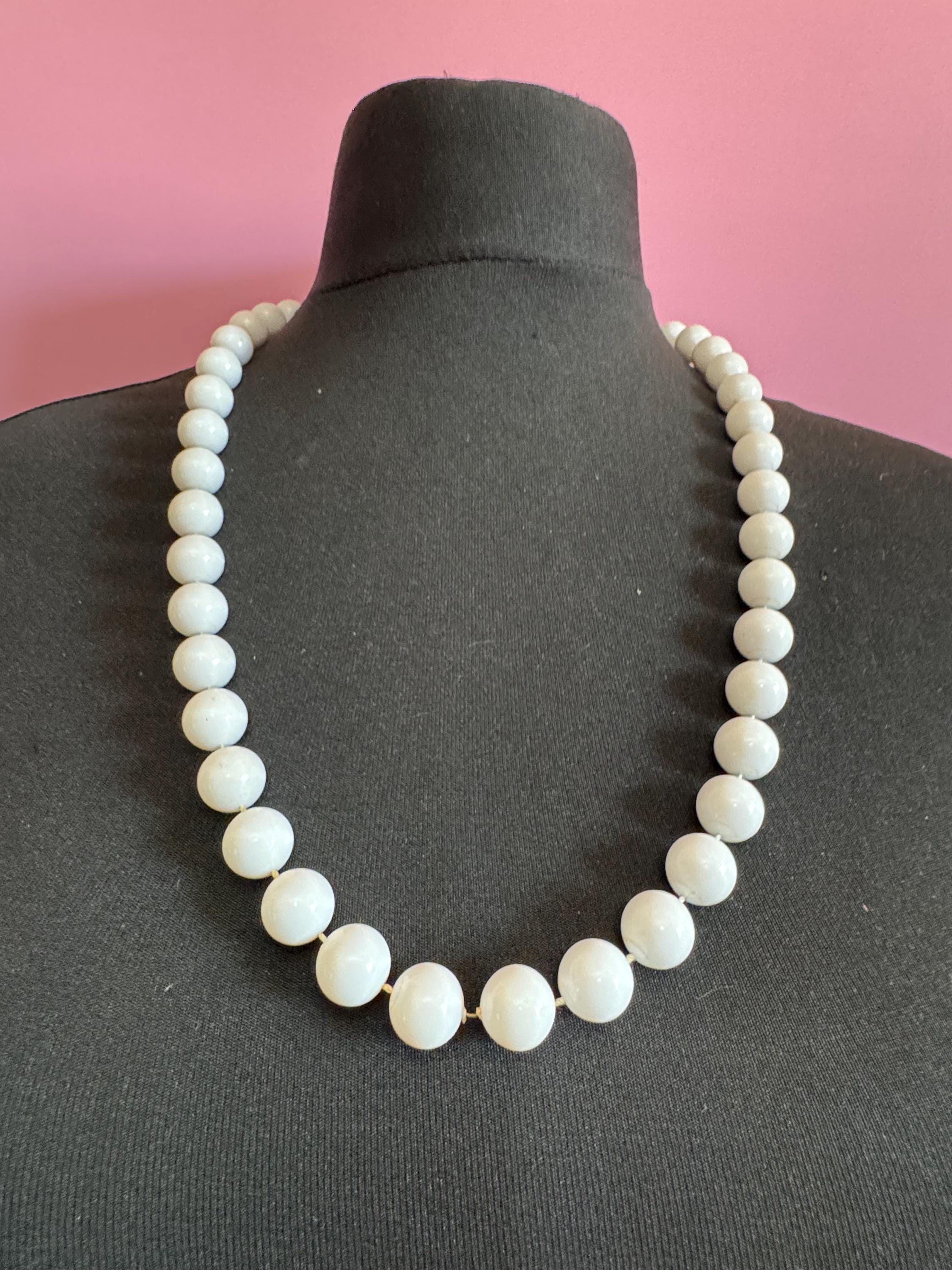 White Plastic Beaded Long Necklace, 74cm Vintage - Etsy Israel
