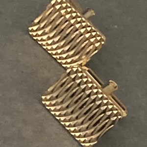 modernist men’s gold tone textured plain cufflinks vintage
