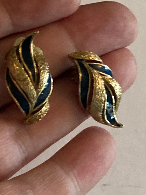Signed A&S Attwood and Sawyer Vintage gold tone black enamel