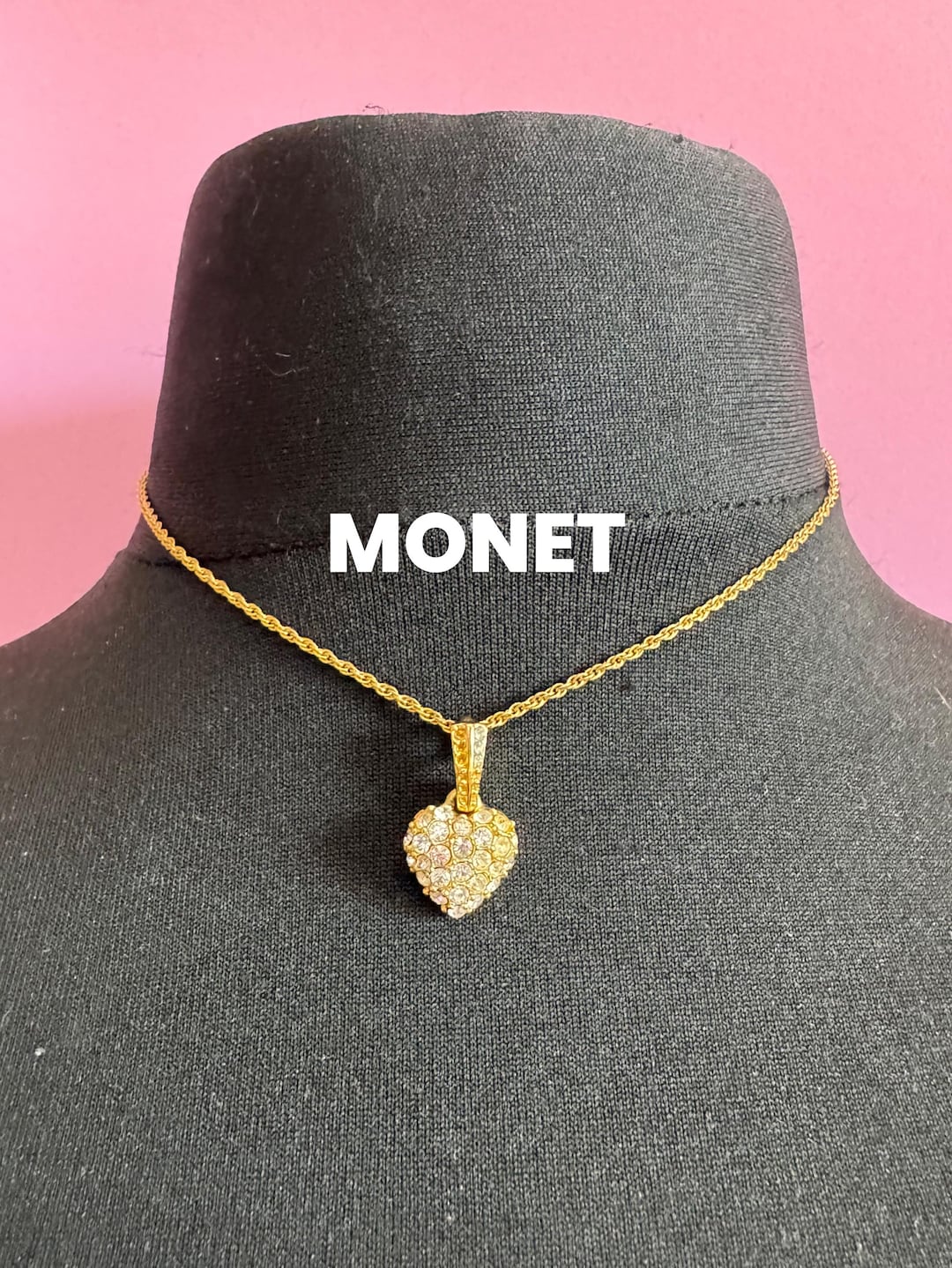 MONET ゴールドハートペンダントネックレス：クリスタルアクセント 