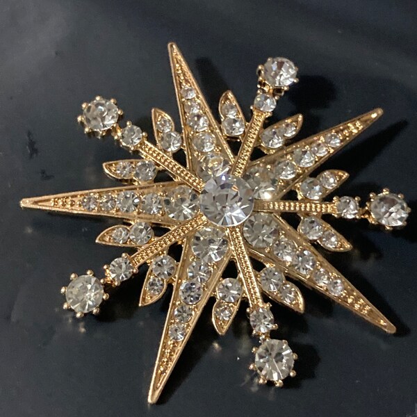 Large clear Crystal diamanté star brooch Victorian Style retro gold tone