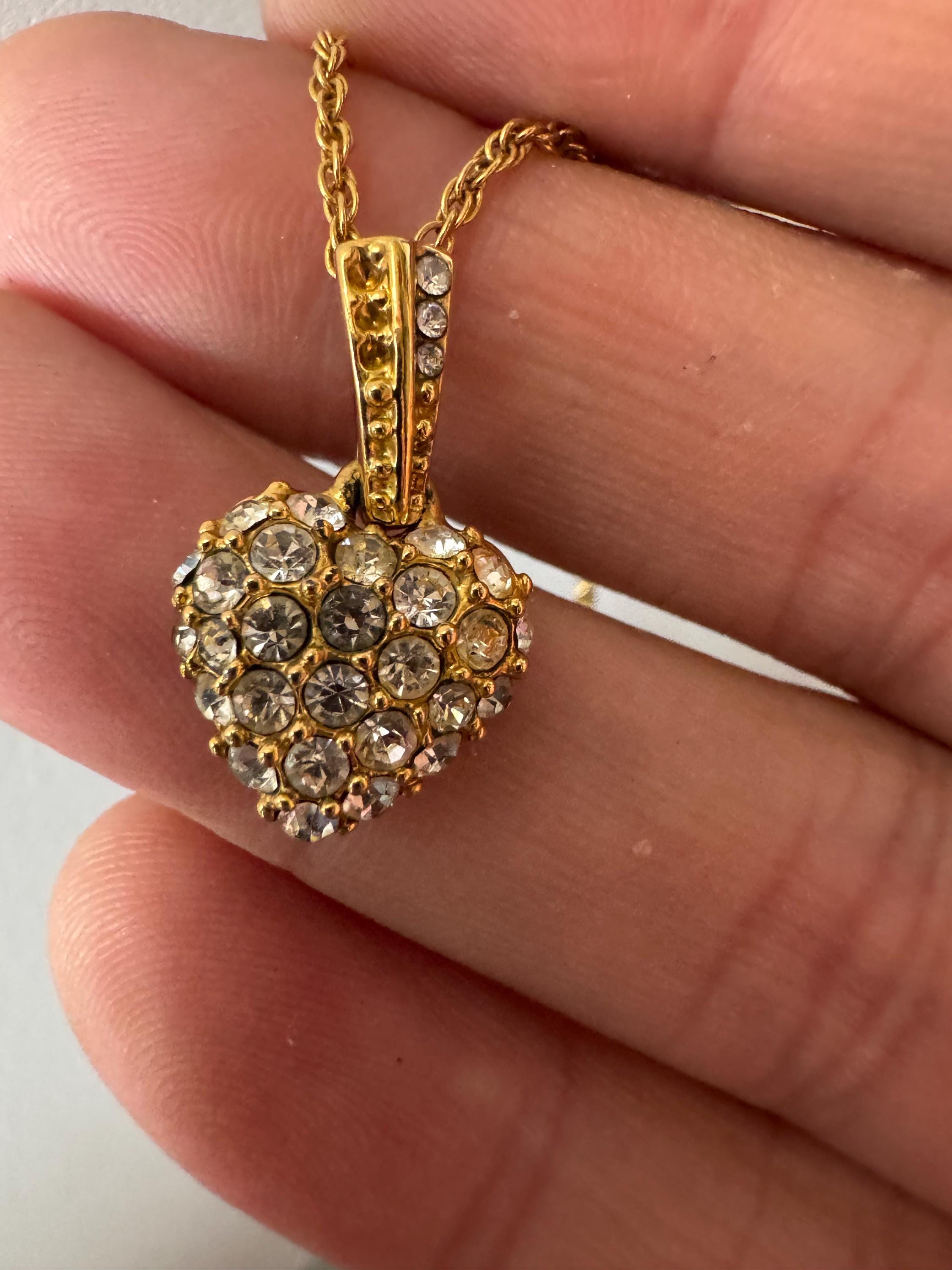 MONET ゴールドハートペンダントネックレス：クリスタルアクセント 