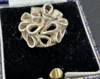 Size L brutalist dress ring: Vintage 1970s 925 sterling silver ladies modernist