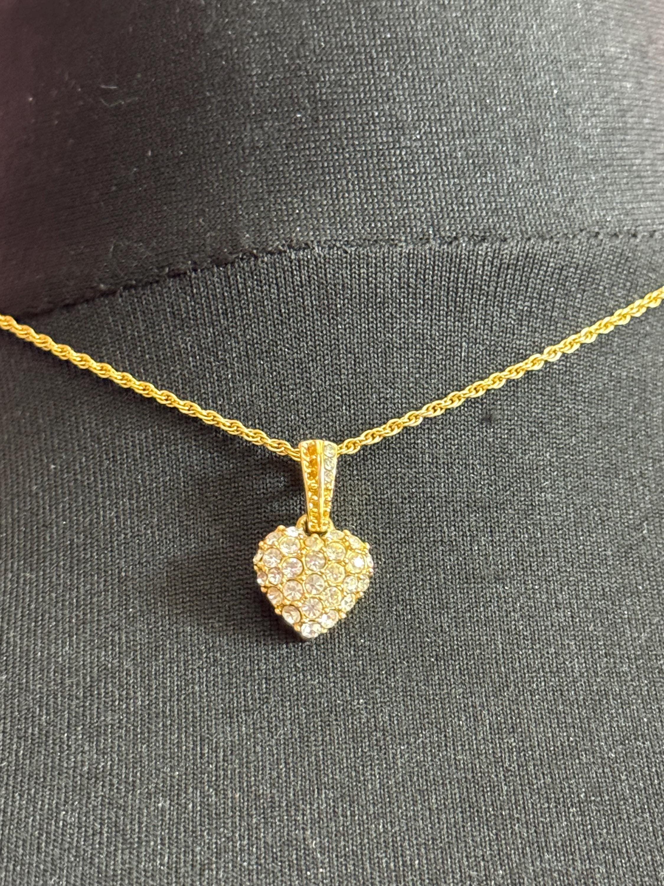 MONET ゴールドハートペンダントネックレス：クリスタルアクセント 