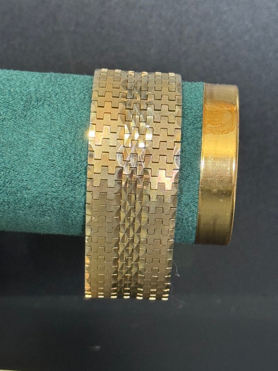 1970s articulated flat 18k gold plated cuff wrap … - image 8