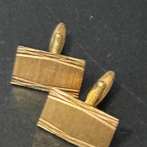 Vintage Brutalist 1960s 1970s modernist chunky men’s gold tone etched rectangular cufflinks
