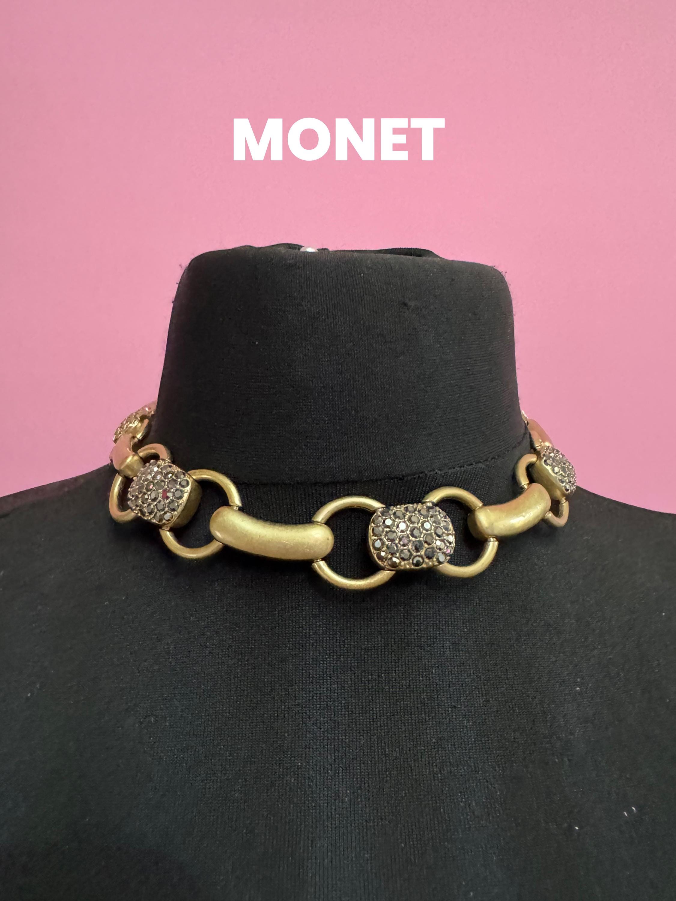 MONET マットゴールドトーンチョーカー、クッションパネルネックレス 
