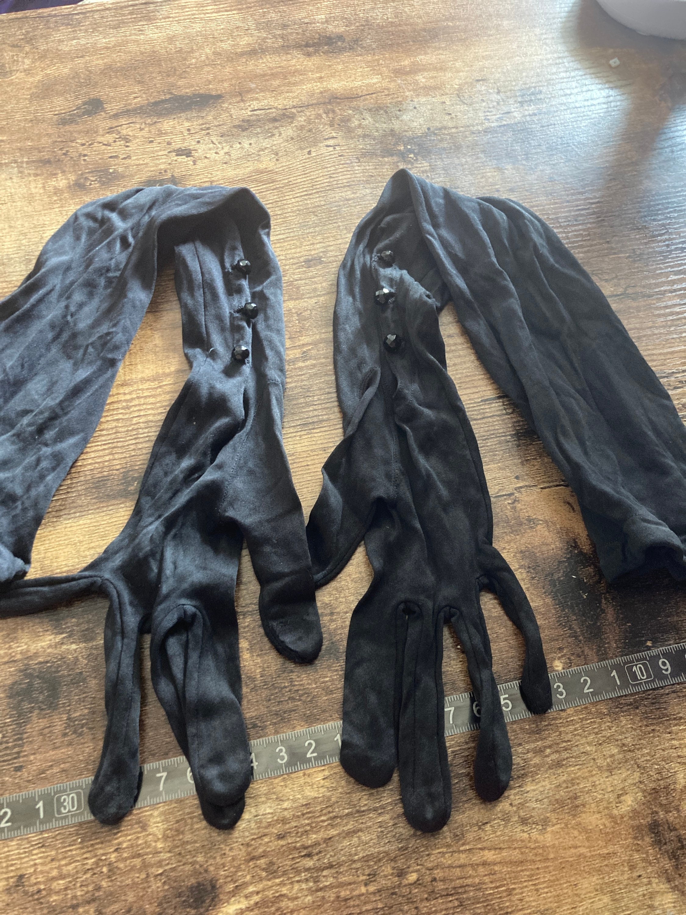 Black Lambskin and Imitation Pearl Fingerless Gloves 7.5, 2020