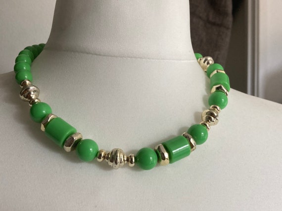 Vintage retro bright green and gold plastic beade… - image 1