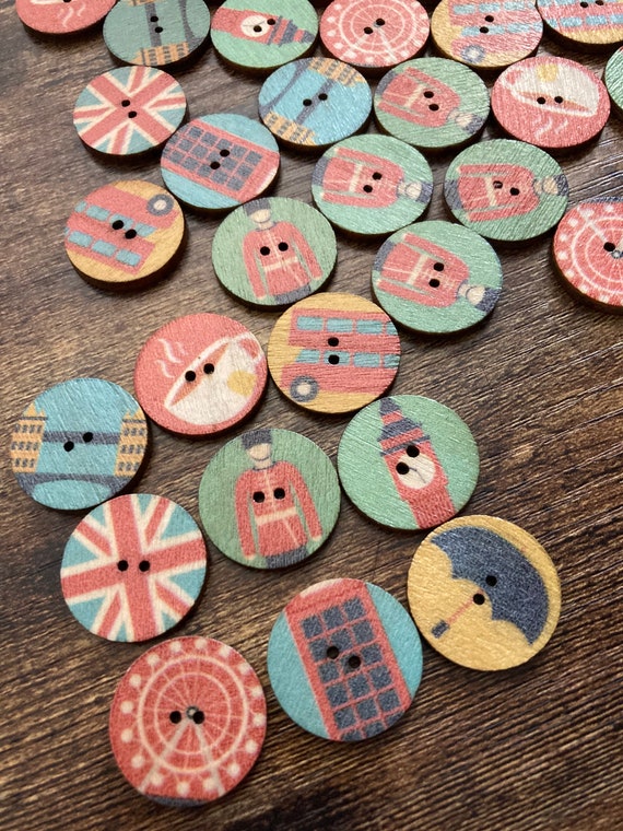 150 Bottoni Rotondi In Legno Fatti A Mano – 15/20/25 Mm, Con 2 Fori – Scritta 'Handmade With Love' E Cuore – Per Cucito E Fai Da Te - 2