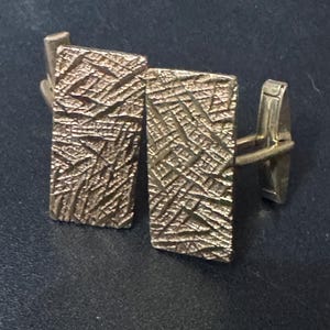 Vintage Brutalist 1960s 1970s modernist chunky men’s gold tone etched rectangular cufflinks