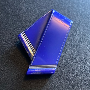 Clipe de vestido de vidro prensado prateado pintado de azul brilhante Art Déco