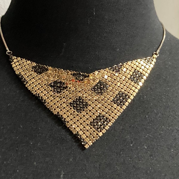 collier plastron en cotte de mailles en or noir vintage des années 1960 des années 1970