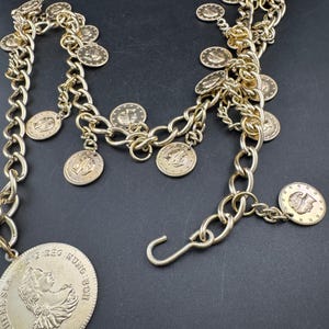 Vintage 1960s Lightweight aluminium gold tone chain link adjustable fashion coin belt 88-94cm