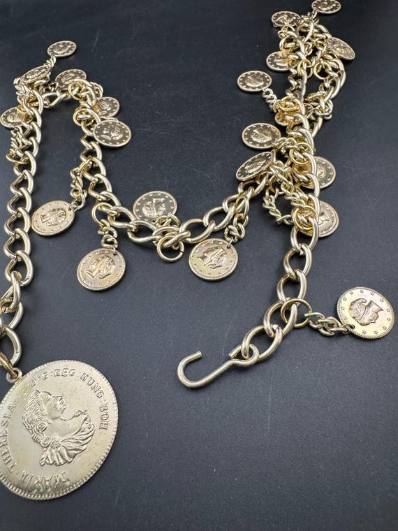 Vintage 1960s Lightweight Aluminium Gold Tone Chain Link  display picture 1