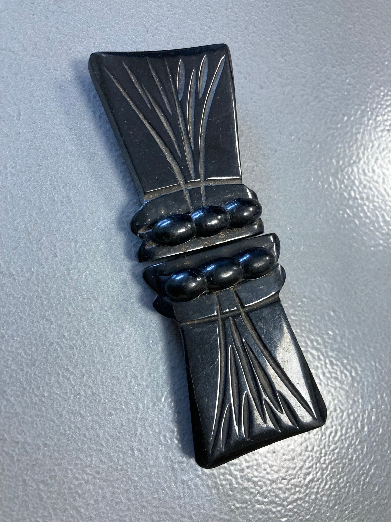 Vintage Art Deco Black Carved Bakelite Bow Belt Buckle Vintage Antique Bakelite Art Deco Carved Black Belt Buckle  main image 4
