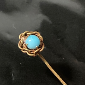 Antique Gentleman&#39;s Ladies gold tone turquoise blue cabochon Stick pin