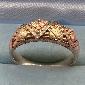 Jewelry outlet hills etsy