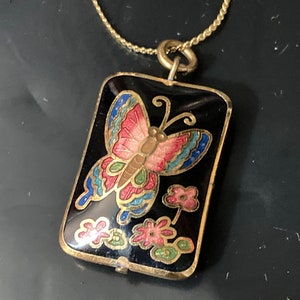 Black pink butterfly cloisonné enamel Chinese beaded pendant necklace with new gold tone chain