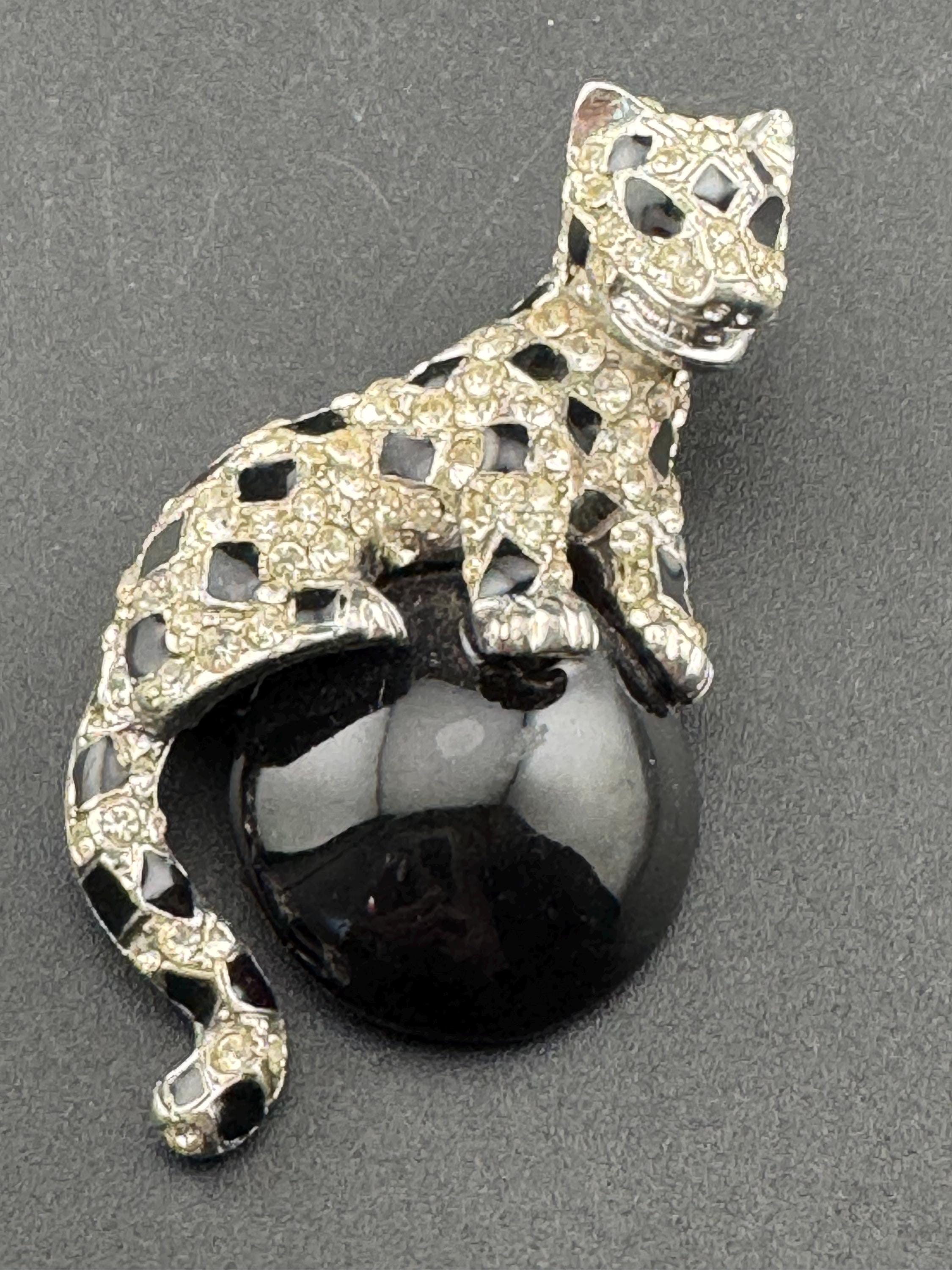  leopard⭐︎様ヴィンテージアクセサリーおまとめ2点 Signed Vintage Leopard Brooch, Black White Rhinestone Statement