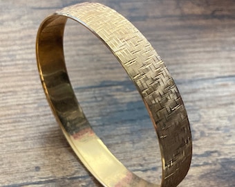 Vintage gold plated bark textured abstract fixed bangle bracelet 1970s 1960