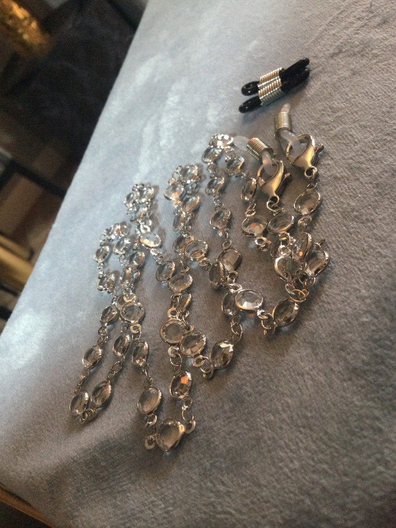 Never lose your glasses sunglasses chain silver tone rivi\u00e8re bezel set clear crystal diamant\u00e9 Vintage retro style lanyard necklace chain