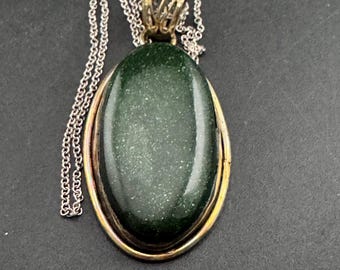 Oval Green Stone Pendant: Sterling Silver Vintage Jewelry (45cm Chain)