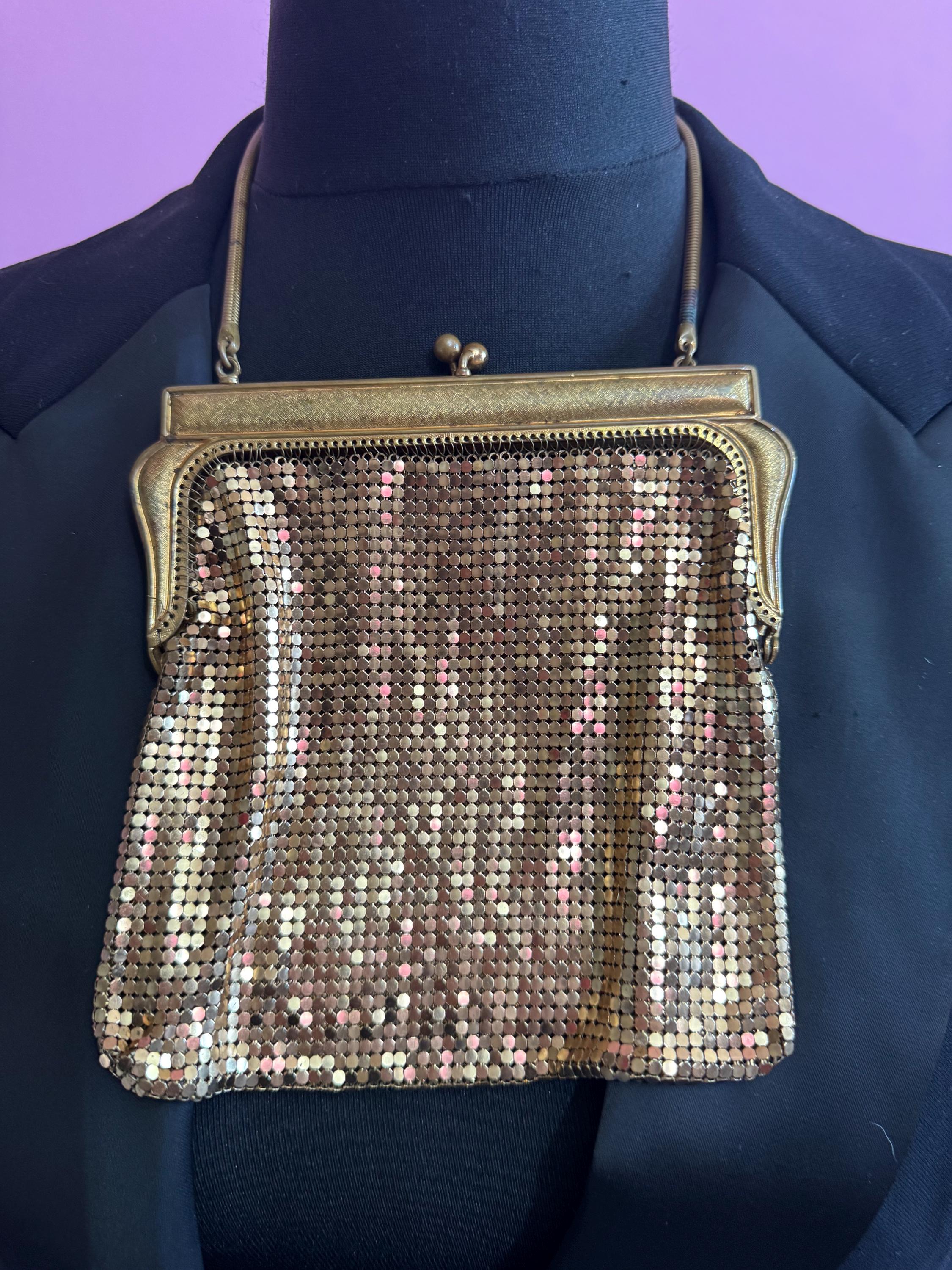 Ameri VINTAGE　HEAVY CHAIN MESH BAG 1950s Evening Bag: Gold Mesh Chainmail - Mid Century Metal Clutch