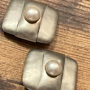 Vintage signed Fabrice Paris designer clip on earrings rectangular with faux pearl