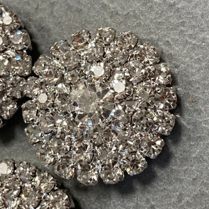 22 mm Set van 5 ronde, heldere diamanté strassknopen met lage koepel, zilverkleurig afbeelding 3