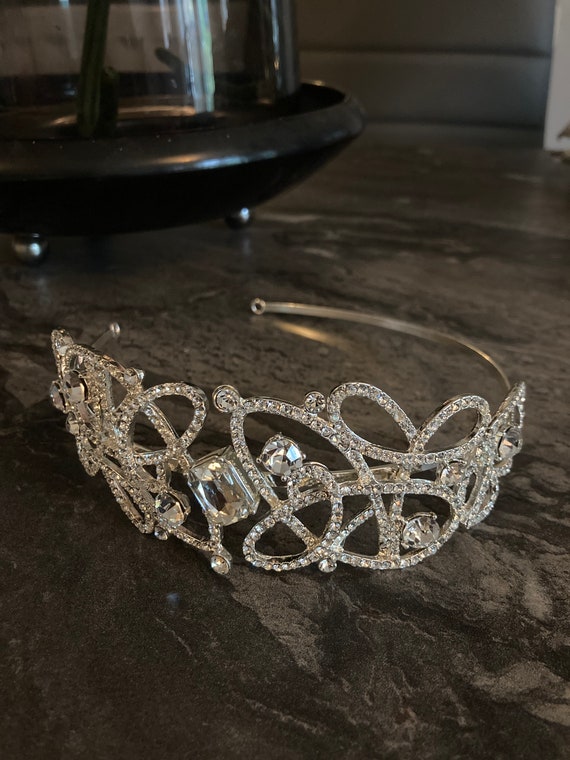 Ladies Antique style silver tone tiara clear diam… - image 2