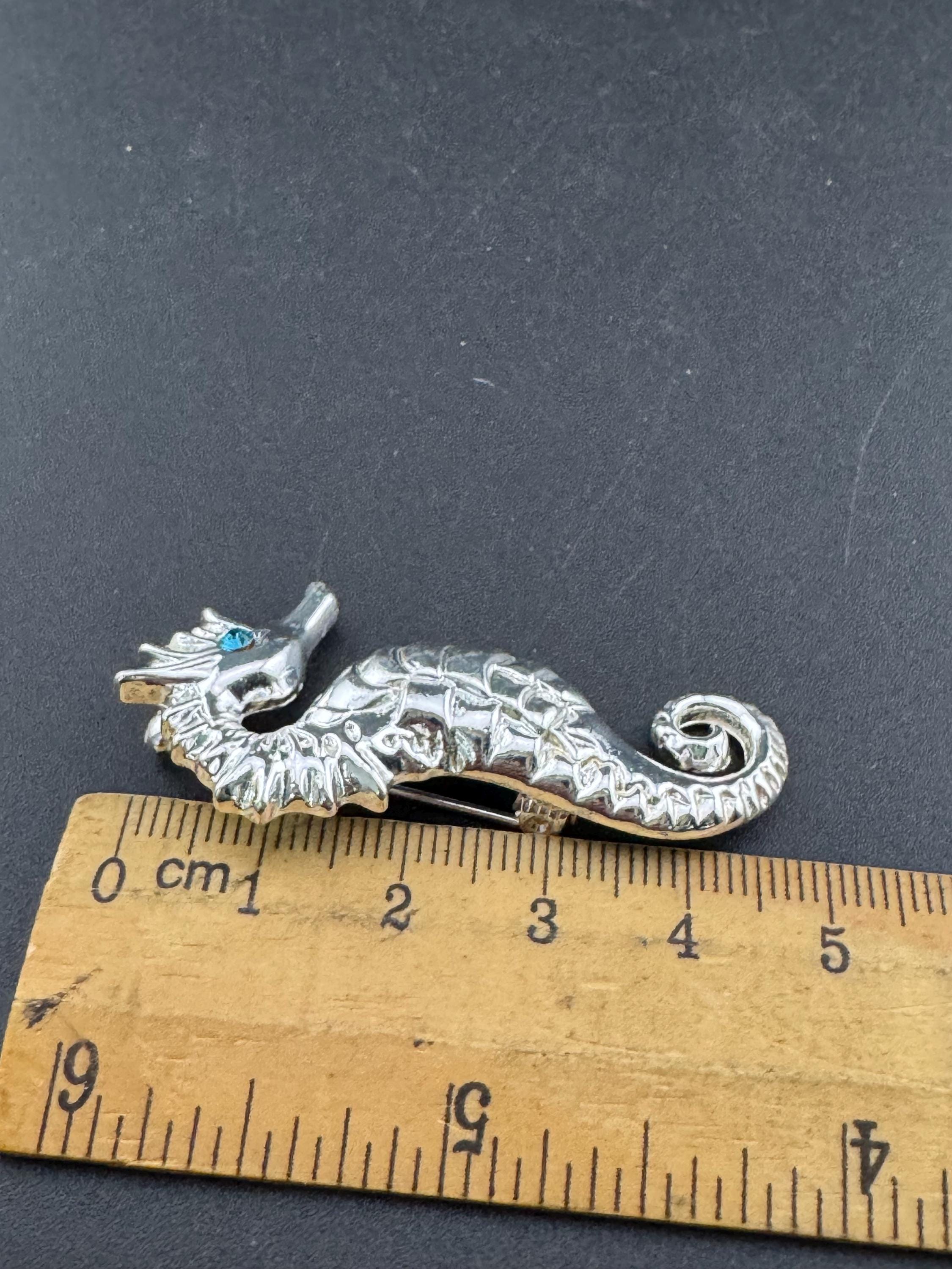 Broche Vintage Argentée Avec Déco Turquoise Et Strass (occasion, Bon état)