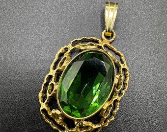Amerikaner emerald glass brutalist pendant , Rolled Gold filled | Bark Design | 3.5cm | 1970S