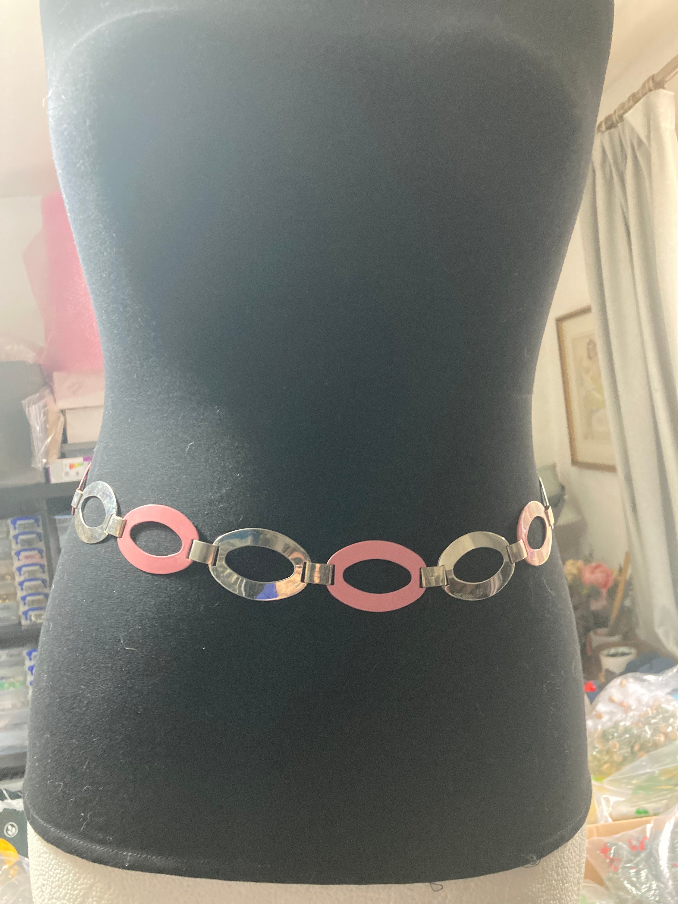 Vintage European shades of Pink Crystal Silver Chain Belt adjustable Vintage Ladies Silver Tone and Pink Oval Chain Link Belt  main image 4