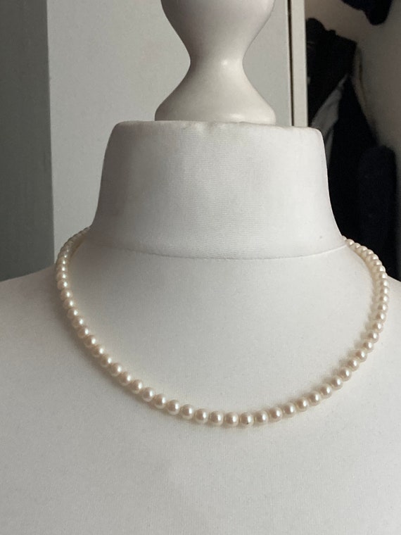 Luminescent Cream Glass Pearl Necklace 52cm Single Strand Row of