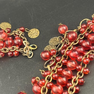 Größe grosse 89-117 cm rote Acryl Perlen metall Münzen Bauchtanz Stil dunkel gold Ton Tropfen Kette Glieder Gürtel Damen Gürtel schwer und klingeln