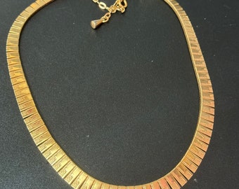 Collana vintage Cleopatra in stile revival egiziano color oro con frange e girocollo con collegamento di 1 cm di larghezza