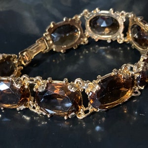 True vintage pristine topaz brown cognac Glass Cabochon Gold Tone cocktail bracelet old shop stock