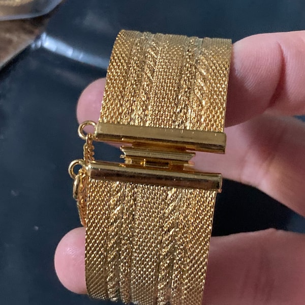 True Vintage pristine gold plated wide mesh flat link bangle bracelet 19 x 2.5cm old shop stock