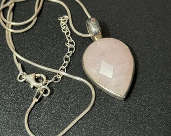 Retro sterling silver 925 faceted cut rose quartz pendant necklace in sterling chain